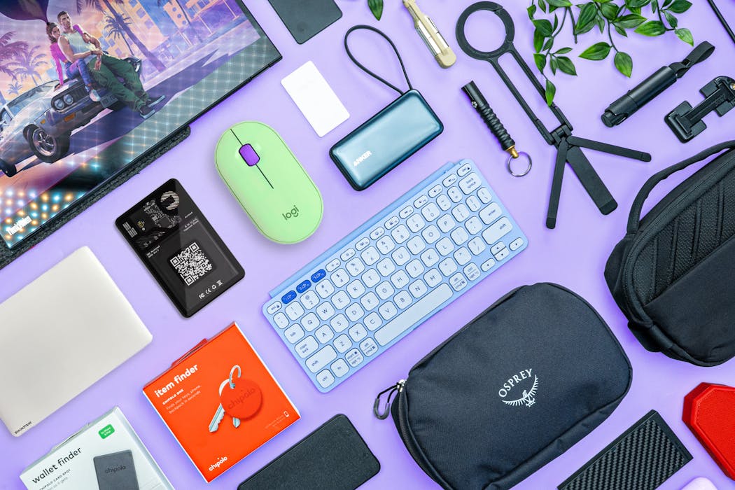 Video: 7 Travel Tech Products for Minimalist Travel